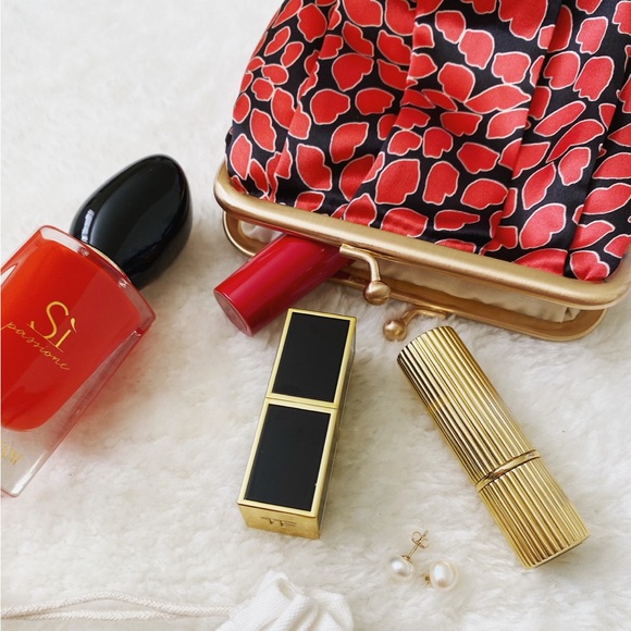 Rouje Red and Black Retro Makeup Pouch/ Clutch - Picture 5 of 6